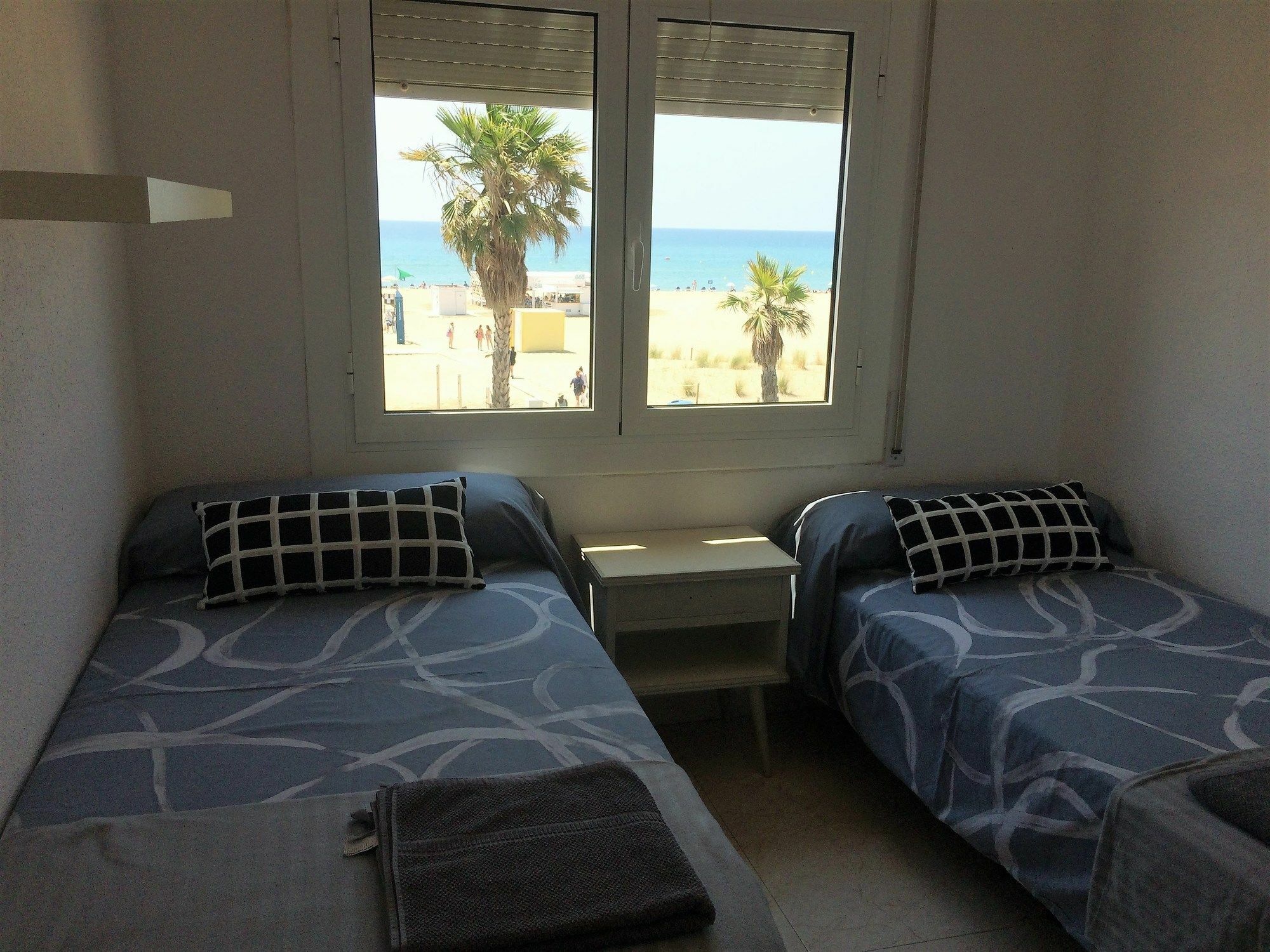 Calaluz Be My Guest Castelldefels Apartment ภายนอก รูปภาพ